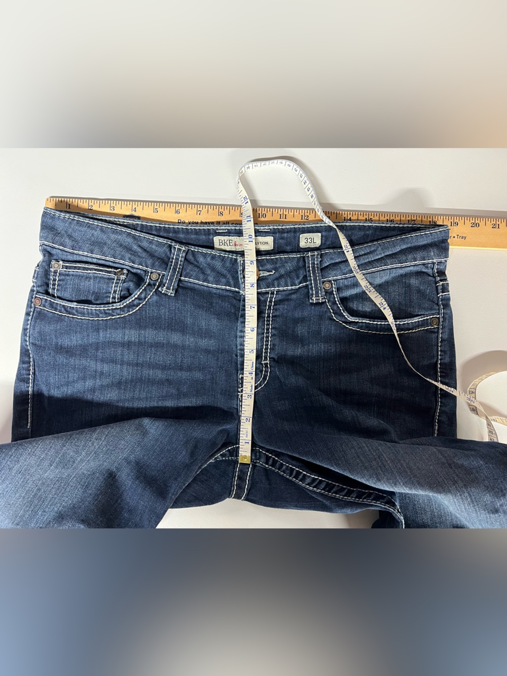 BKE Payton Mid Rise Straight Distressed Denim Jeans Womens W33L - Picture 6 of 8